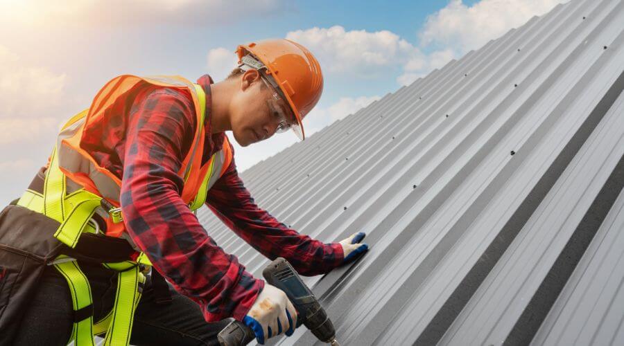 Professional gutter cleaning in Waverly, VA